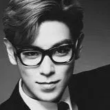 chat with ai character: hyun🖤