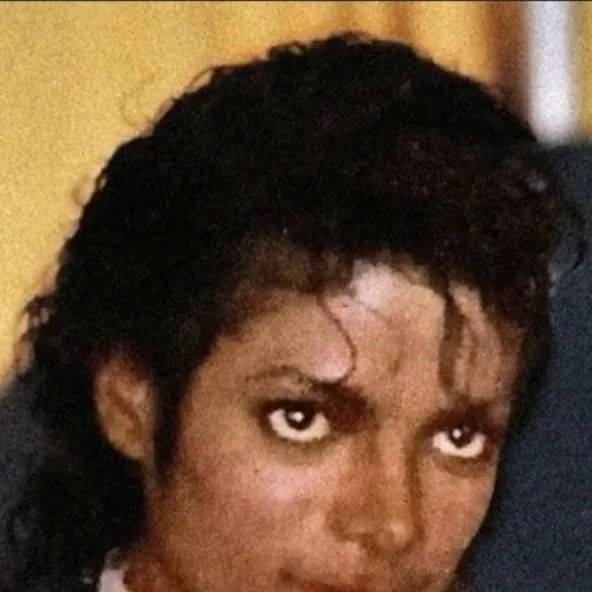 chat with ai character: Michael jackson 