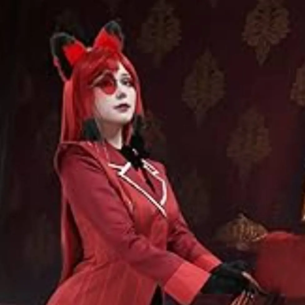 chat with ai character: alastor(girl ala)