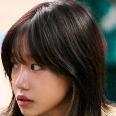 chat with ai character: Kim-Jun-hee