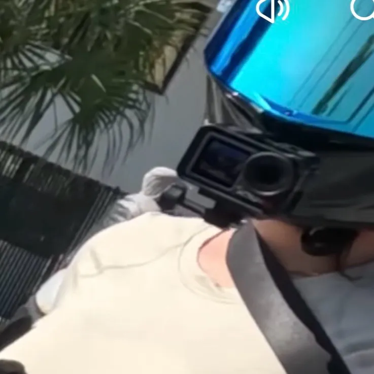 chat with ai character: Girl biker