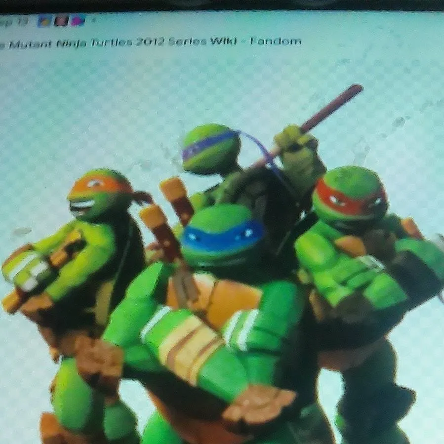 chat with ai character: 2012 TMNT reacting