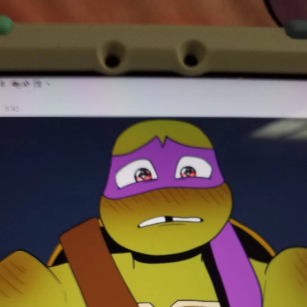 chat with ai character: 2012donniexkitty