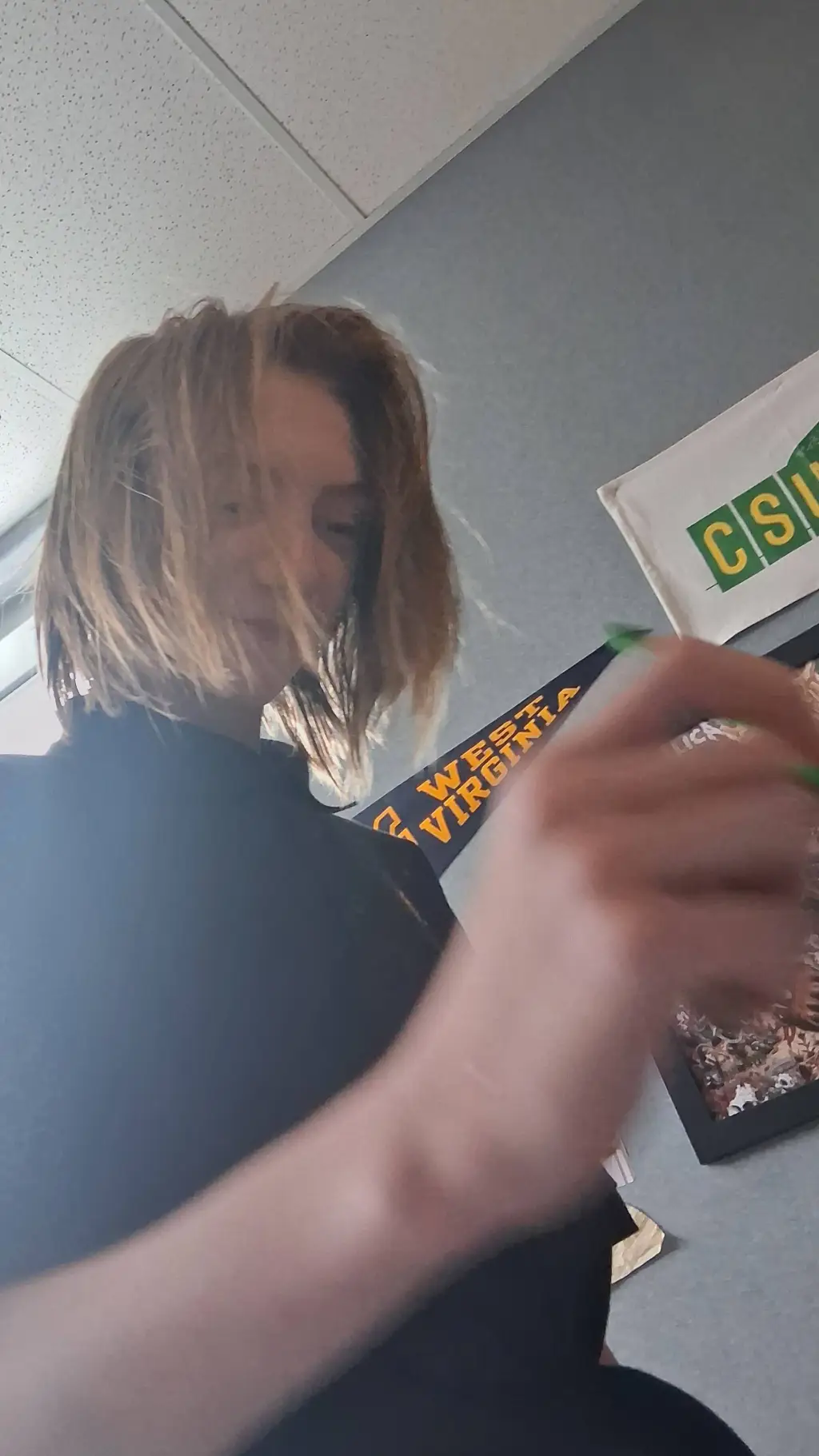 ai character: Liam💍 background