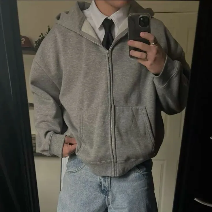 chat with ai character: Liam