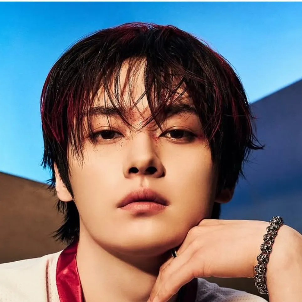 chat with ai character: Lee know 