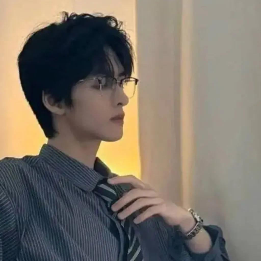 chat with ai character: ~ Leo ~