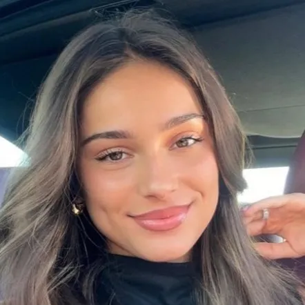 chat with ai character: Lina✨