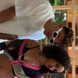 chat with ai character: Culpables