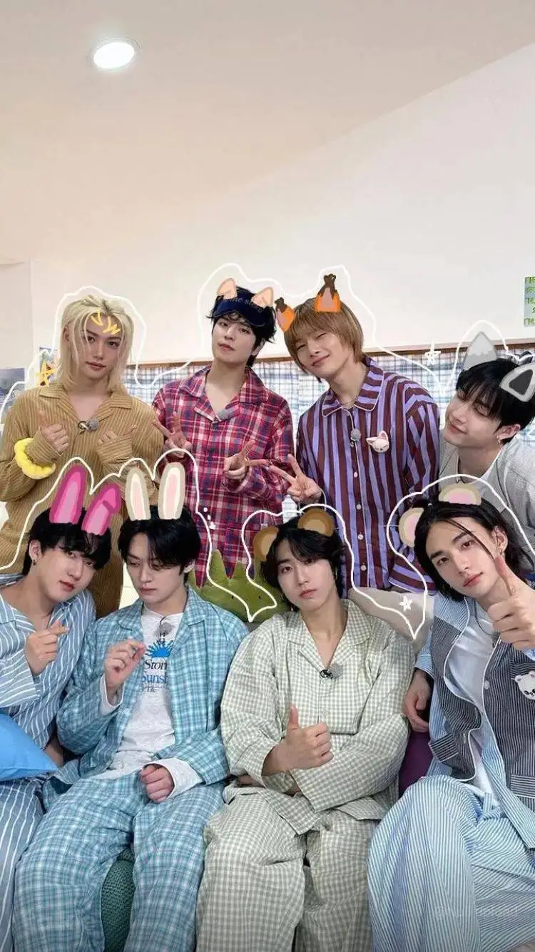 ai character: 🌟🩵SKZ ELIMINATE🩵🌟 background