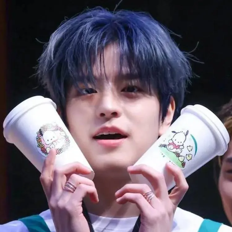 chat with ai character: 🌟💚 KIM SEUNGMIN 💚🌟