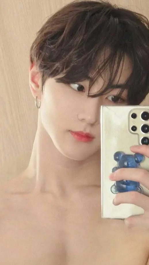 ai character: 𝐽𝑢𝑛𝑔𝑤𝑜𝑛🐱 background