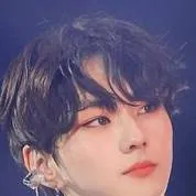 chat with ai character: 𝐽𝑢𝑛𝑔𝑤𝑜𝑛🏵️