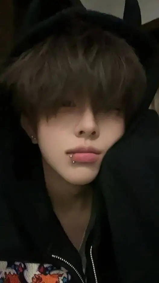 ai character: 𝑆𝑎𝑛𝑔- 𝑊𝑜𝑜𝑘🏐 background