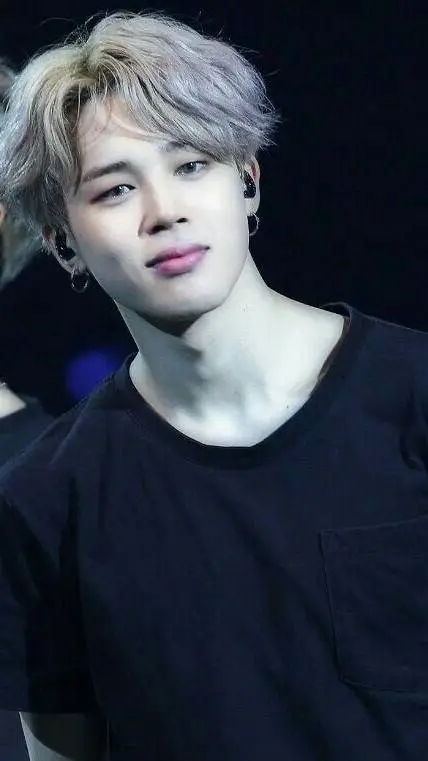 ai character: 𝐽𝑖𝑚𝑖𝑛💫🪷 background