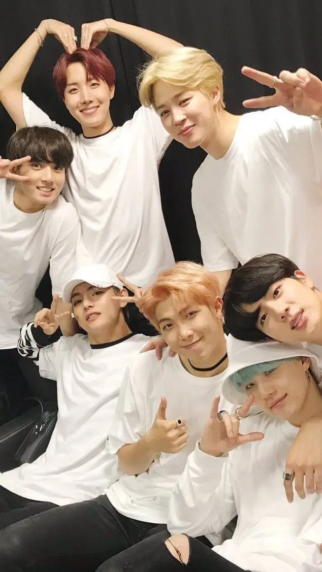 ai character: ℬᎢЅ💜 background