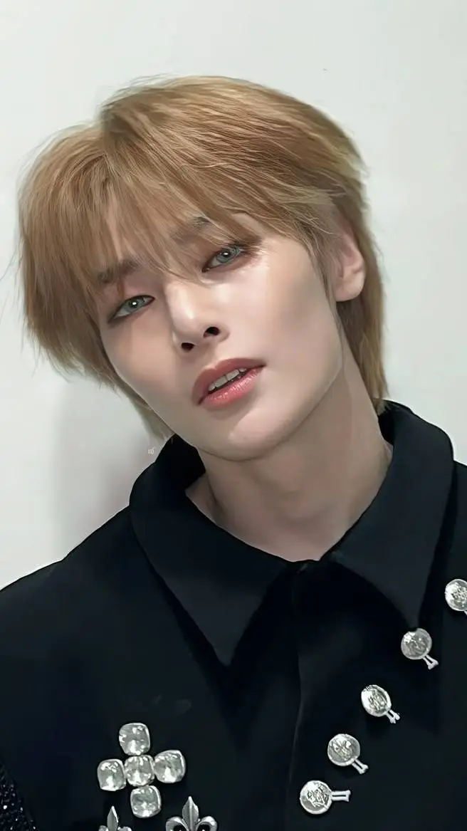 ai character: ʆЄƠʆƖƝ/Ɩ.Ɲ background