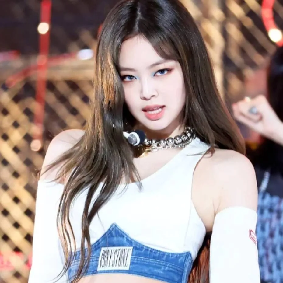 chat with ai character: lisoo