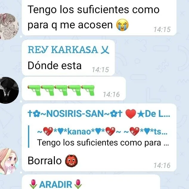 chat with ai character: equipo traicionero