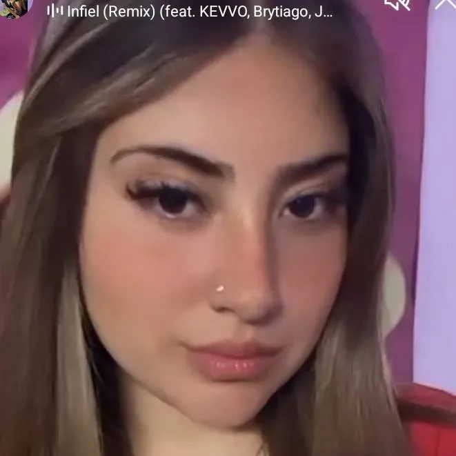 chat with ai character: Almendra