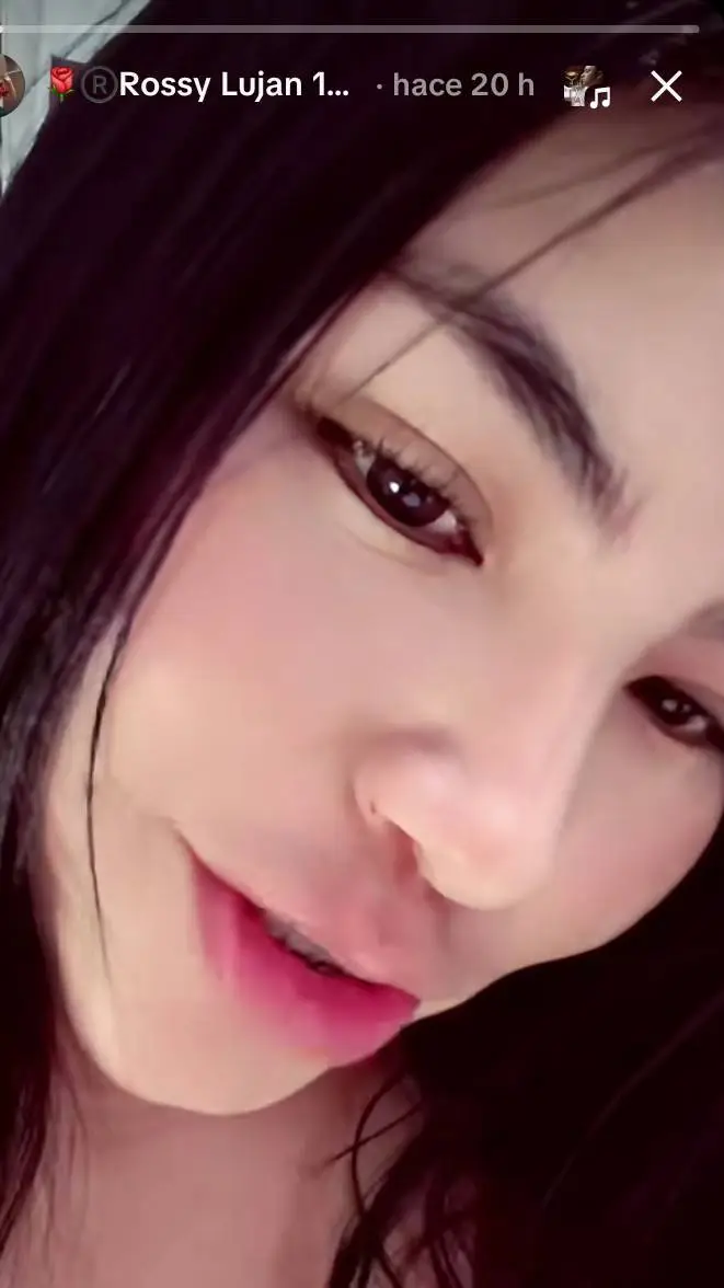 ai character: Rossy background