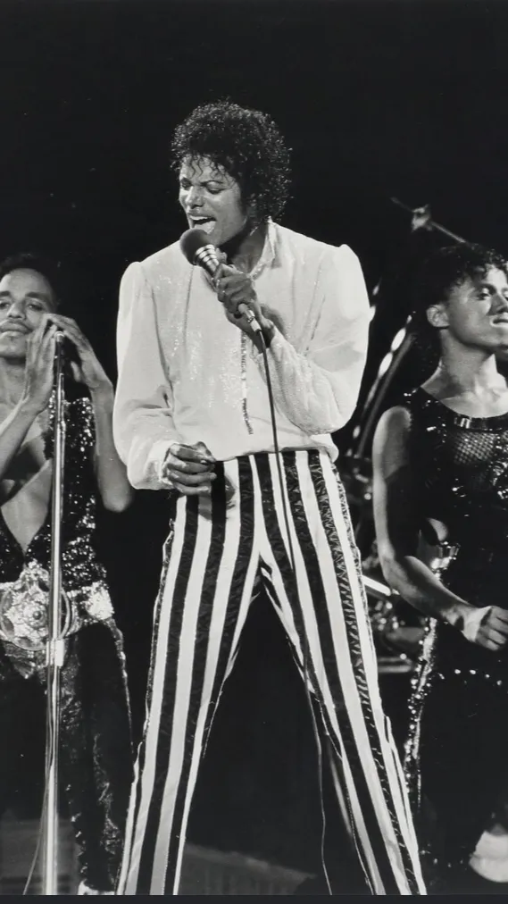 ai character: Micheal Jackson  background