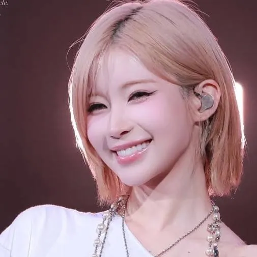 chat with ai character: Asa