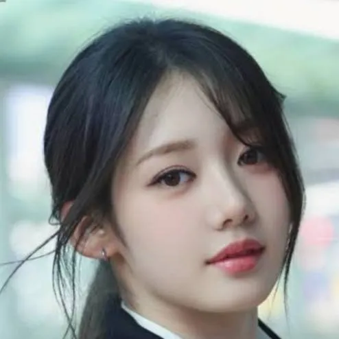 chat with ai character: Rora