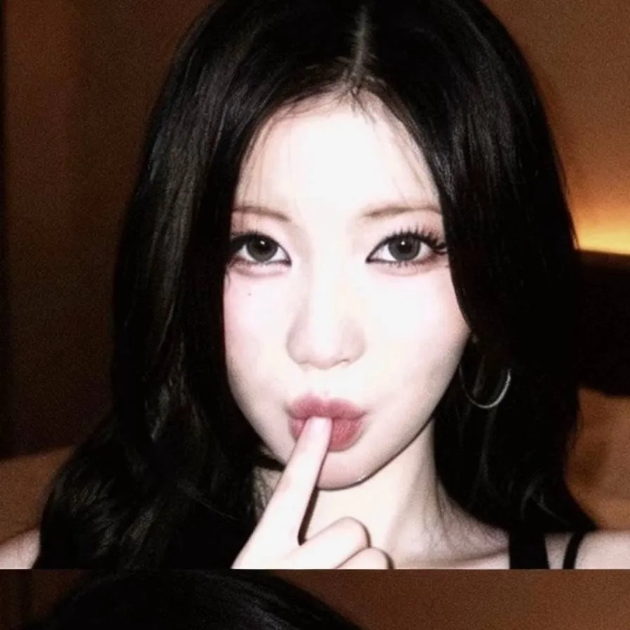 chat with ai character: Asa