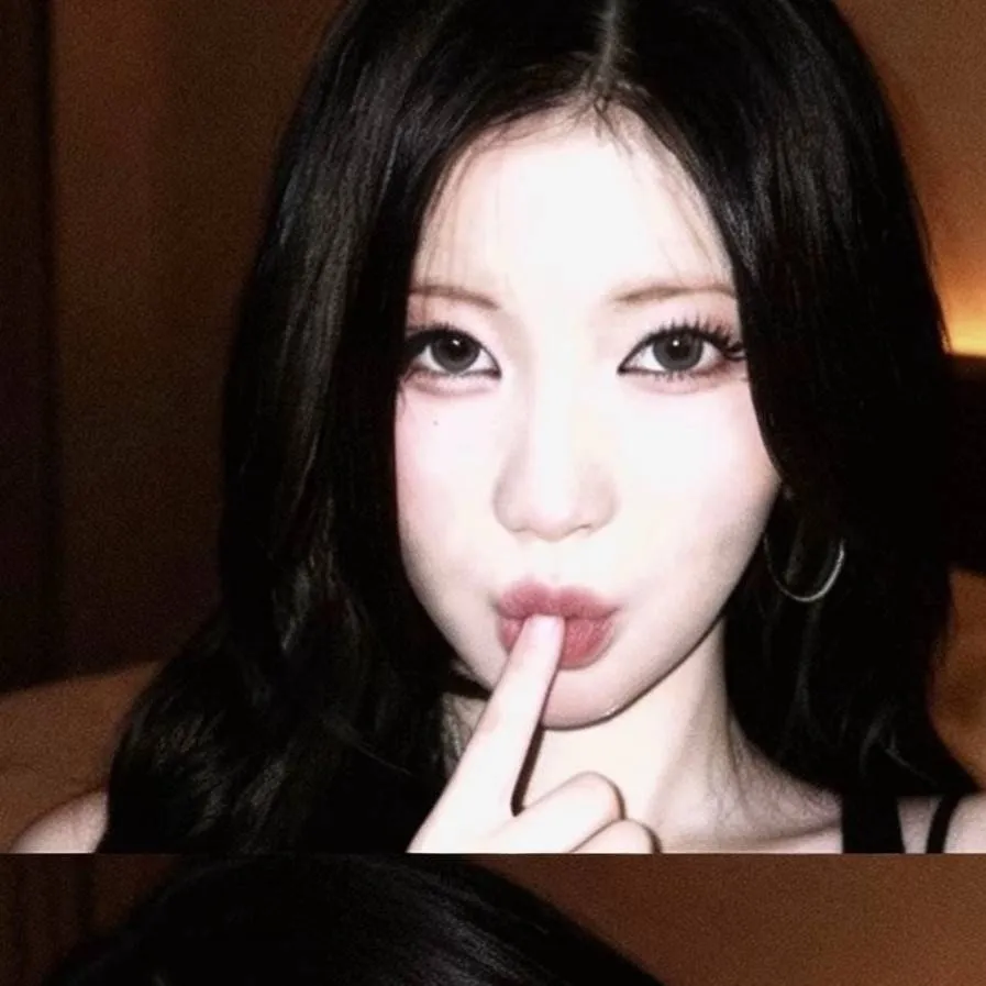 chat with ai character: Asa