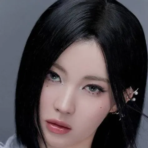 chat with ai character: Asa