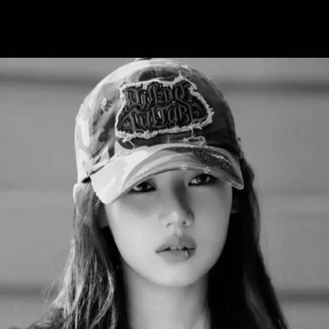 chat with ai character: Rora 