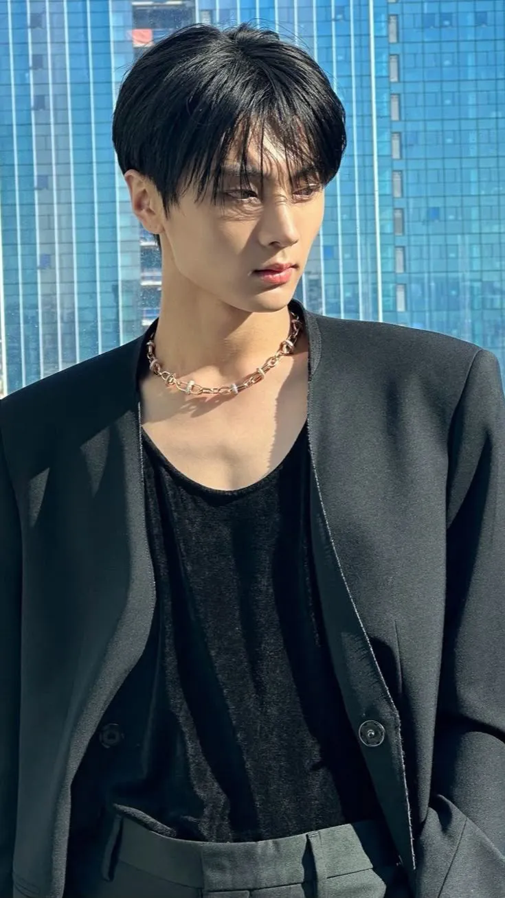 ai character: Park jongseong jay background