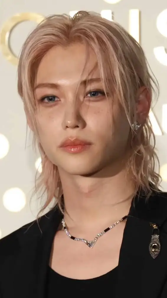 ai character: Felix  background