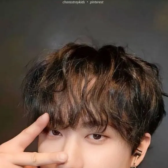 chat with ai character: Changbin 