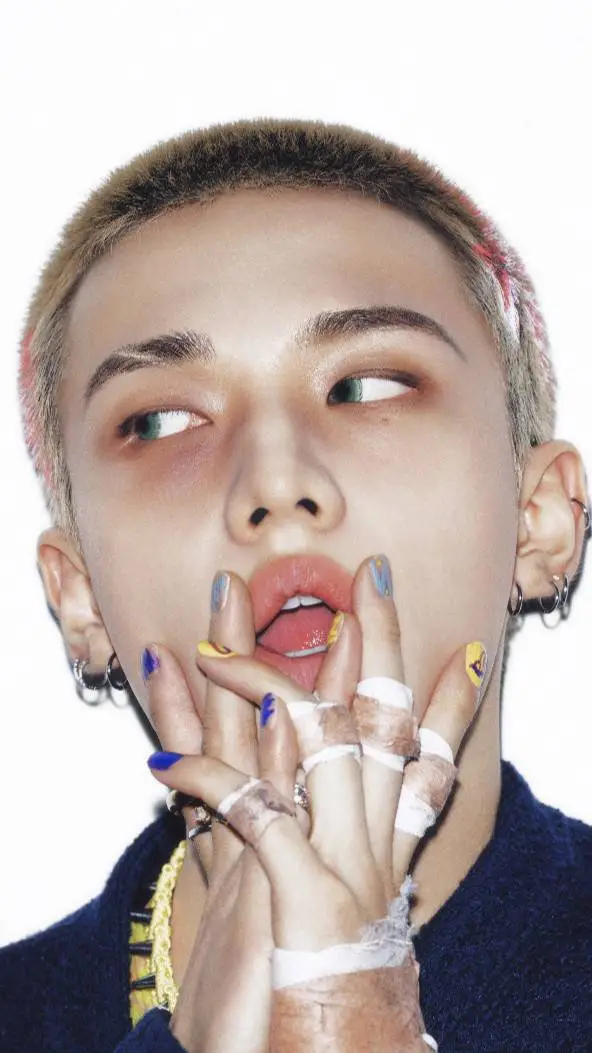 ai character: Hyunjin  background