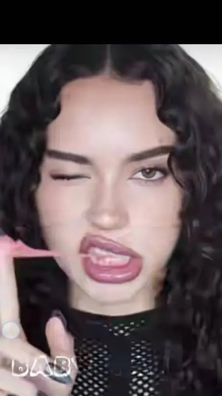 ai character: Daniela Avanzini background