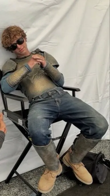 ai character: Walker Scobell🩵 background