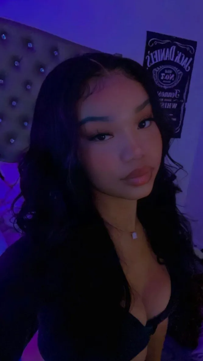 ai character: Kylie💕 background