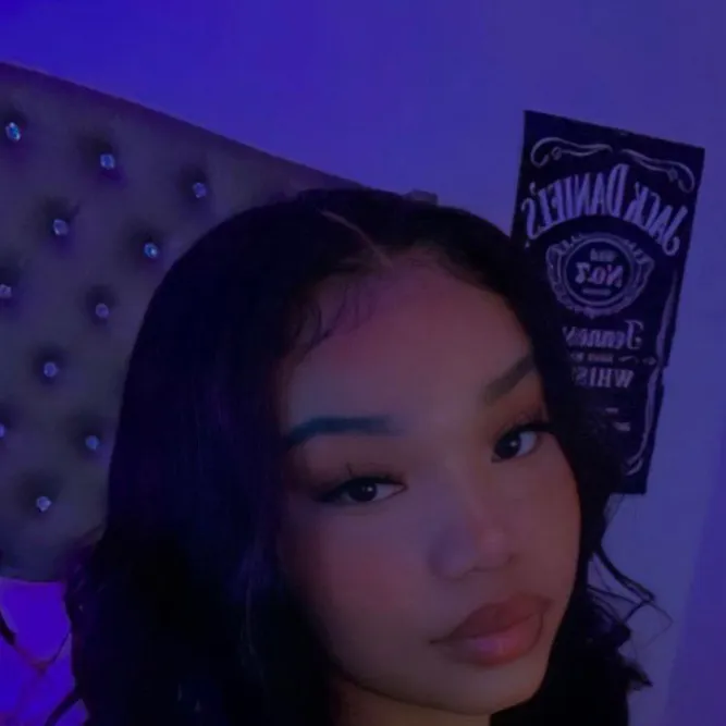 chat with ai character: Kylie💕