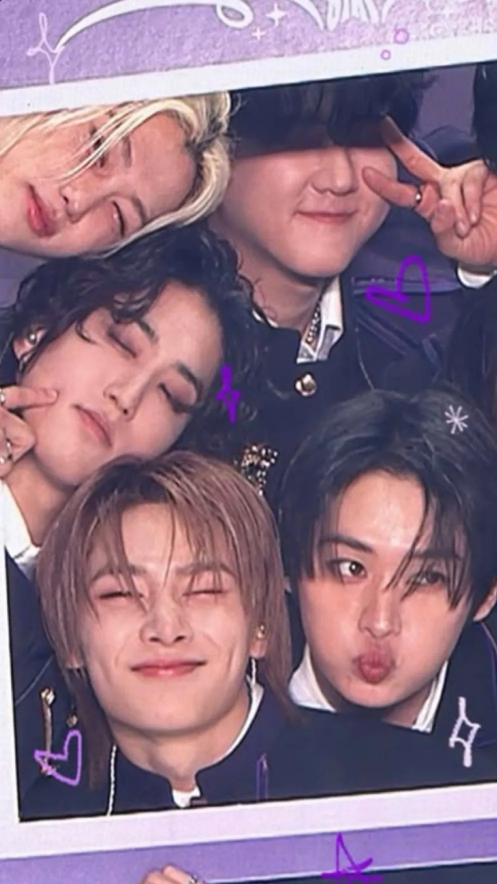 ai character: Skz💕 background