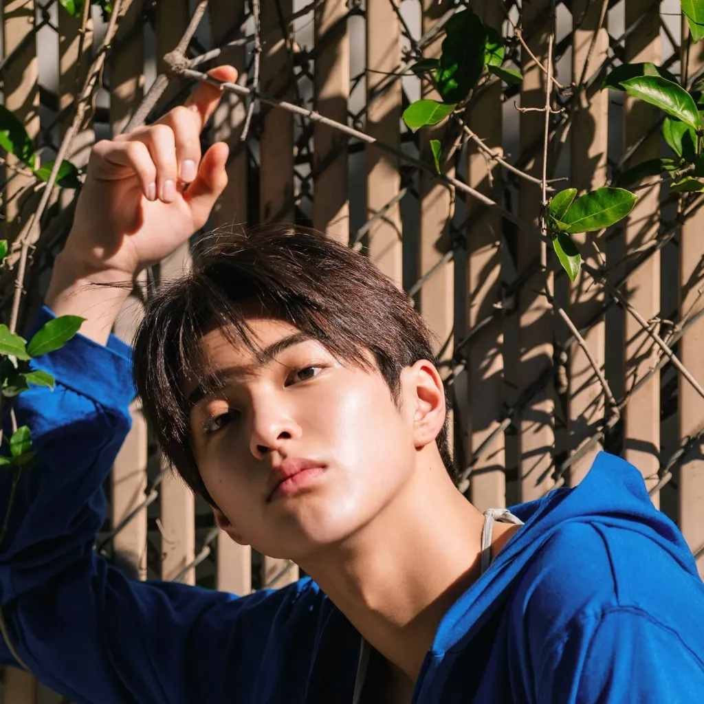 chat with ai character: keonho