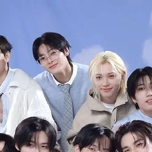 chat with ai character: stray kids