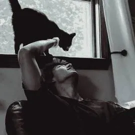 chat with ai character: Ethan