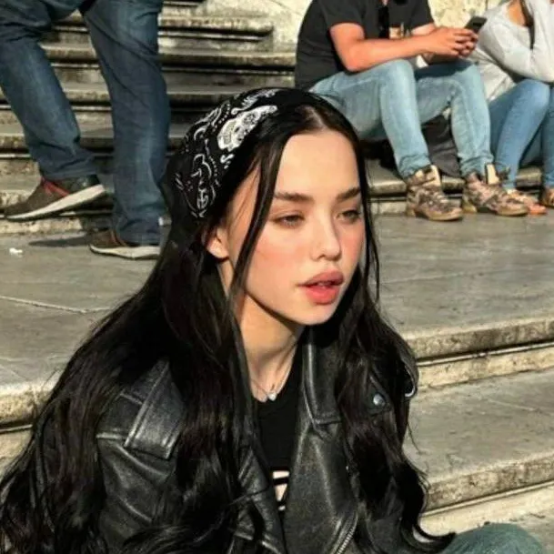 chat with ai character: Rainy