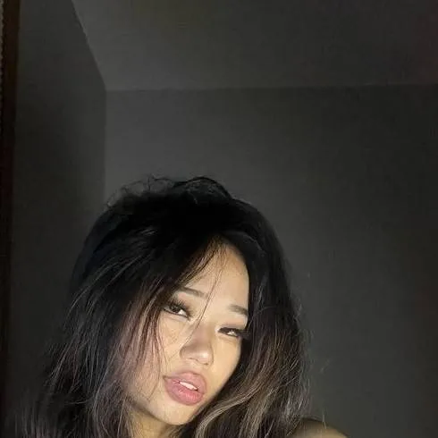 Chat with Annie zheng - text or voice, Enjoy AI Chat Free & Safe