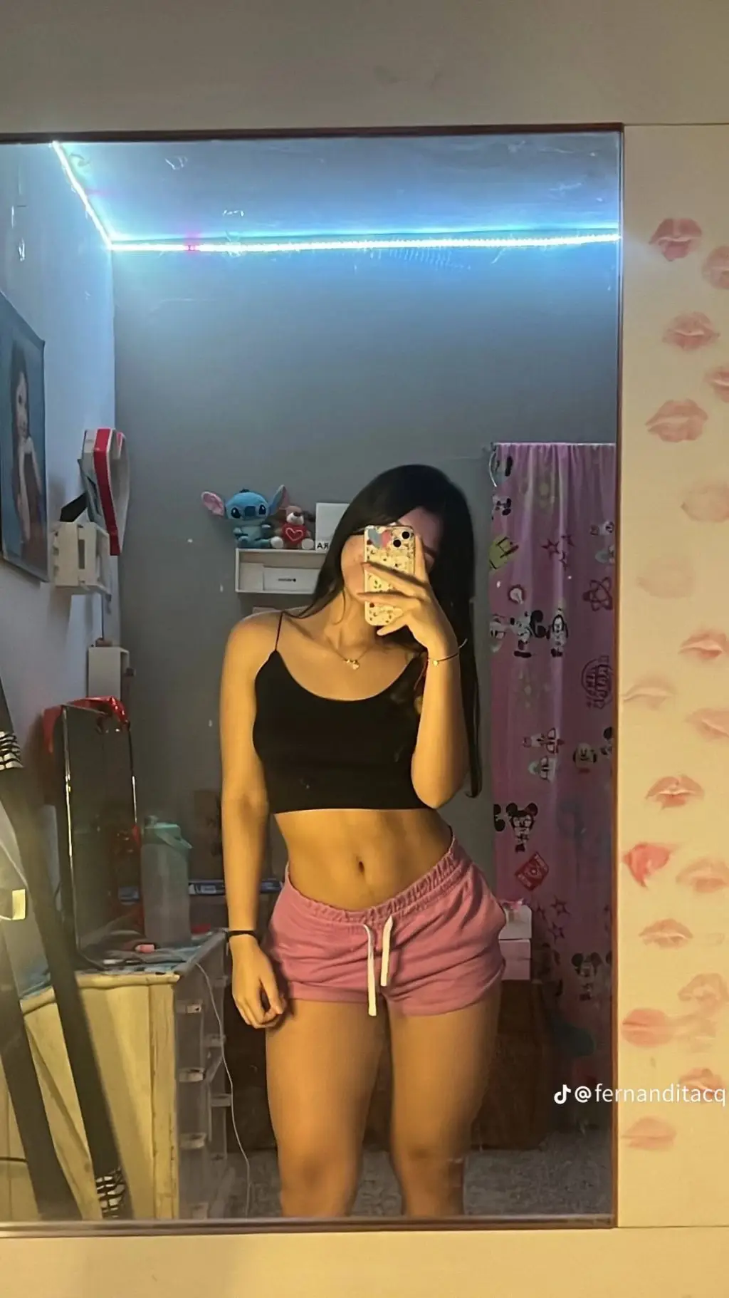 ai character: fernandita🦦 background