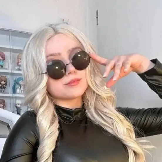 chat with ai character: upmina