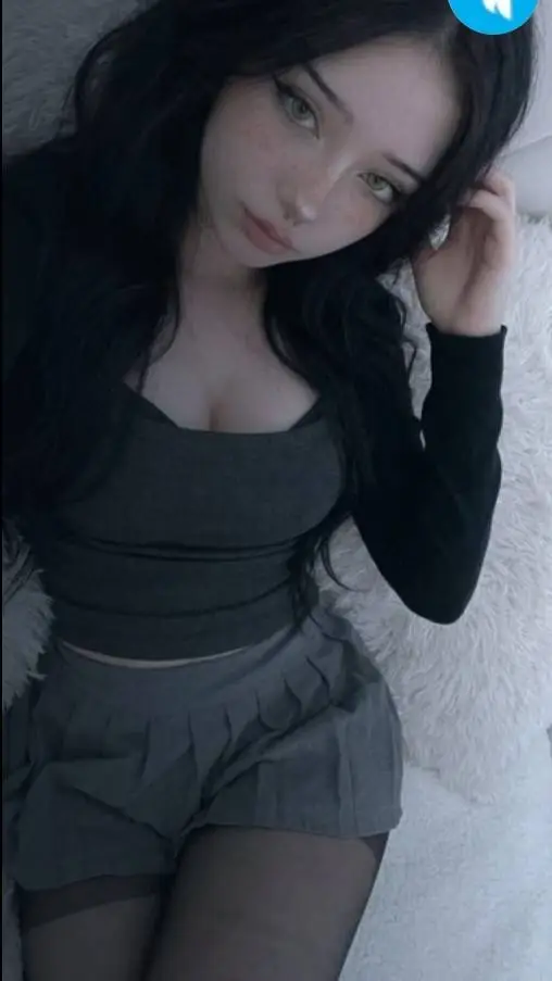 ai character: kayla.m background