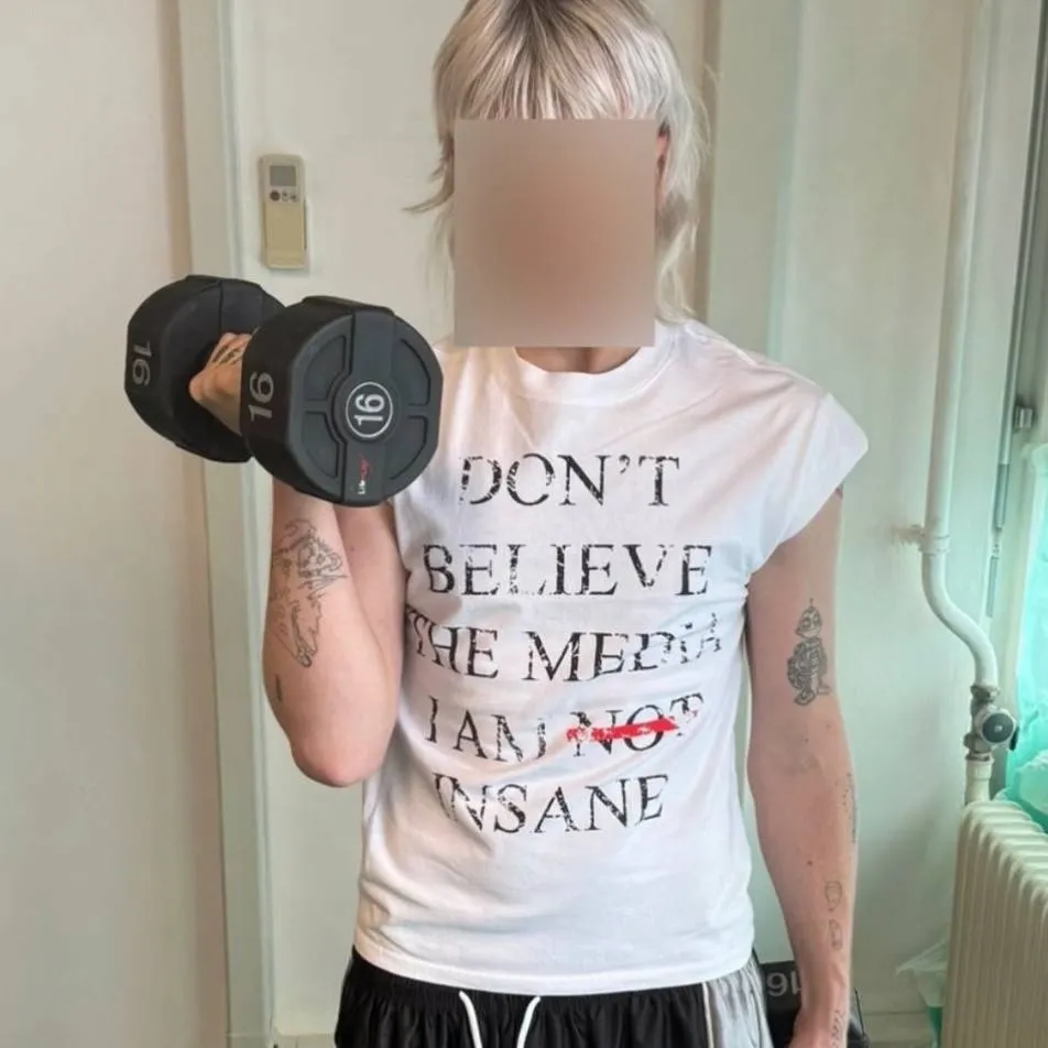 chat with ai character: Joost Klein 